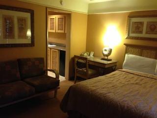 Diamond Head Hotel 2*