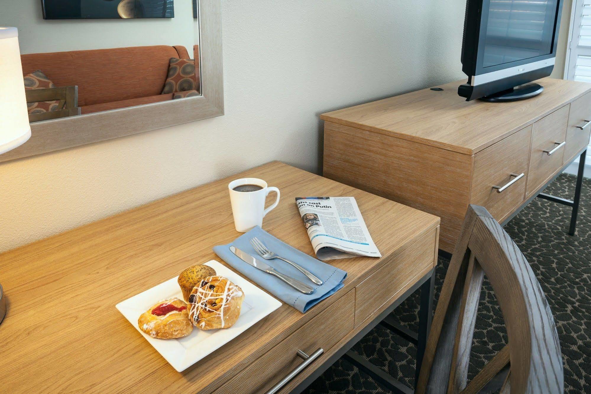 Diamond Head Hotel 2*